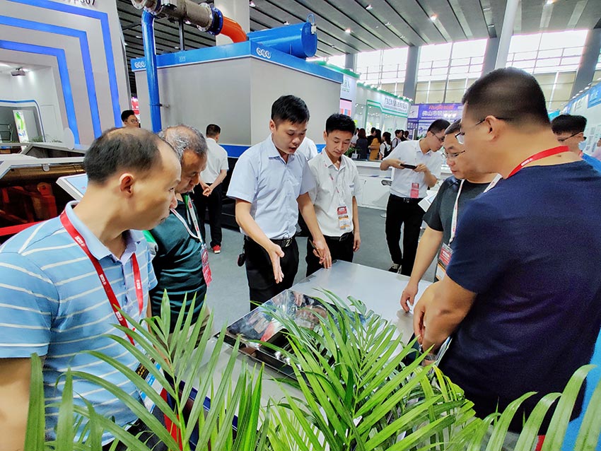 午夜福利视频免费观看携系列新品精彩亮相第33届广州陶瓷工业展